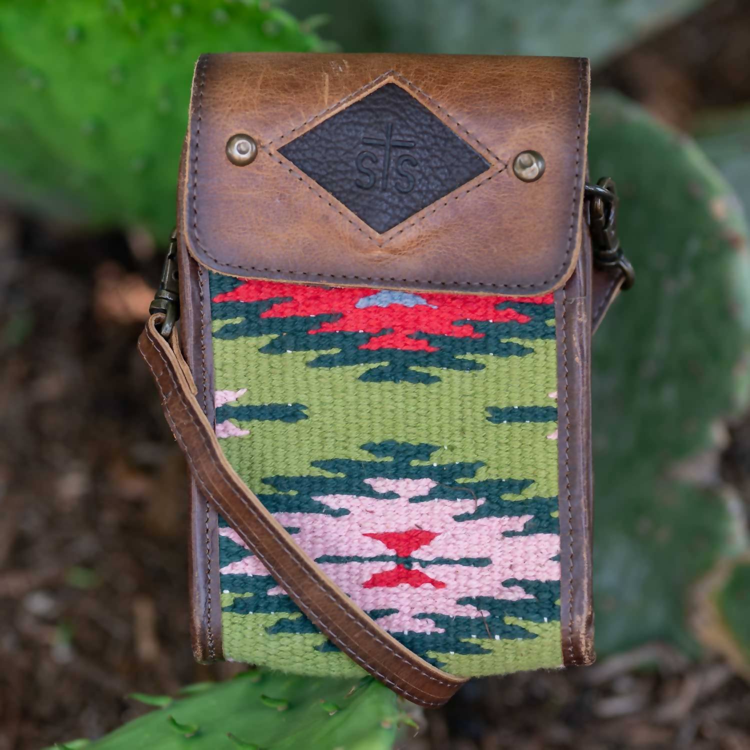 Baja Dreams Cellphone Pouch In Olive
