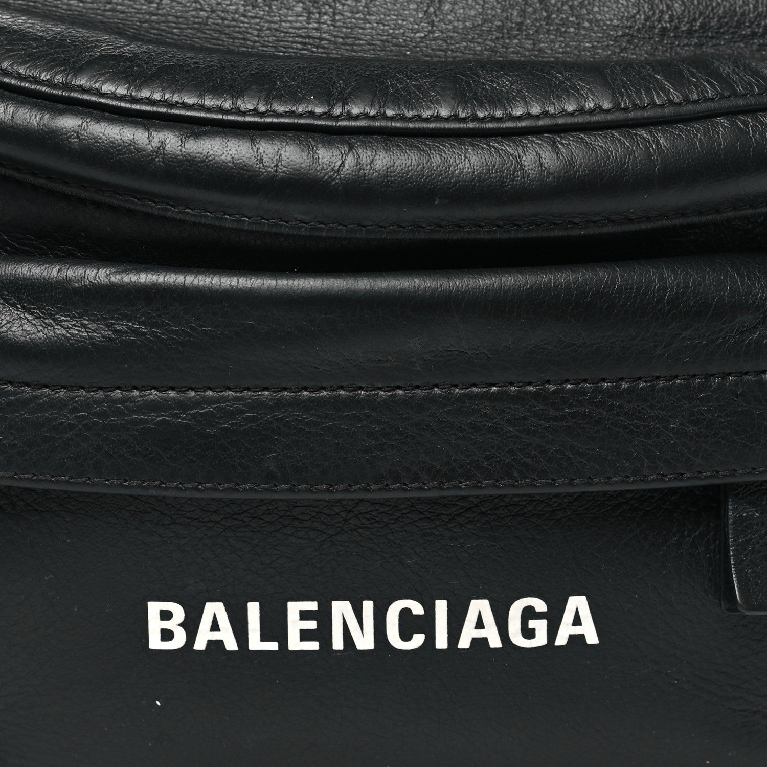 Smooth Calfskin Logo Large Everyday Beltpack Black White
