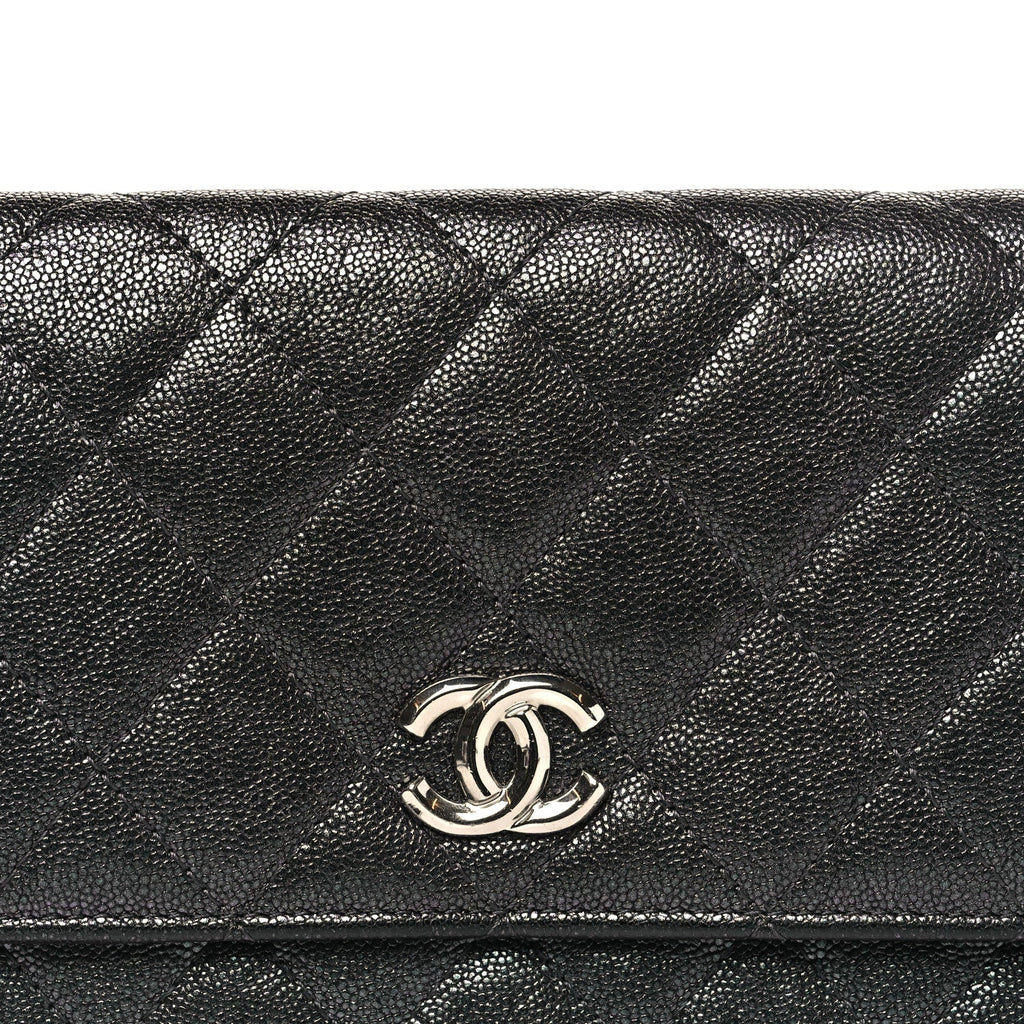 Iridescent Caviar Quilted Classic Pouch Clutch Black
