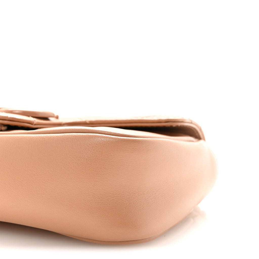 Calfskin Matelasse Monochrome Super Mini GG Marmont Shoulder Bag Camelia
