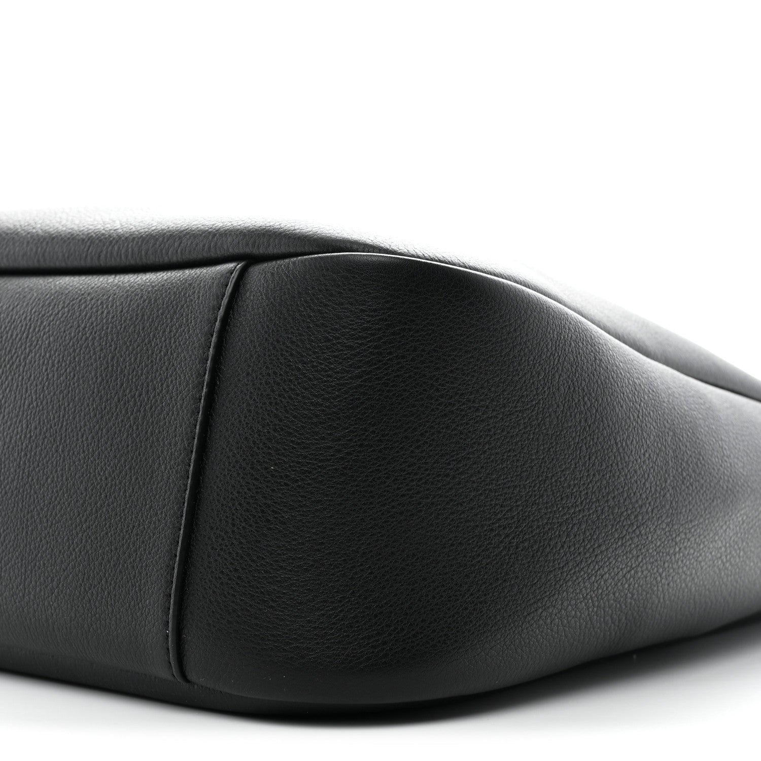 Supple Calfskin Large Le 5 A 7 Soft Hobo Black
