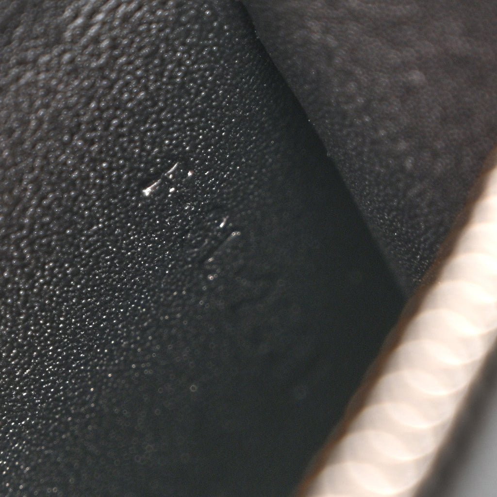 Supple Calfskin Teen Victoire Black