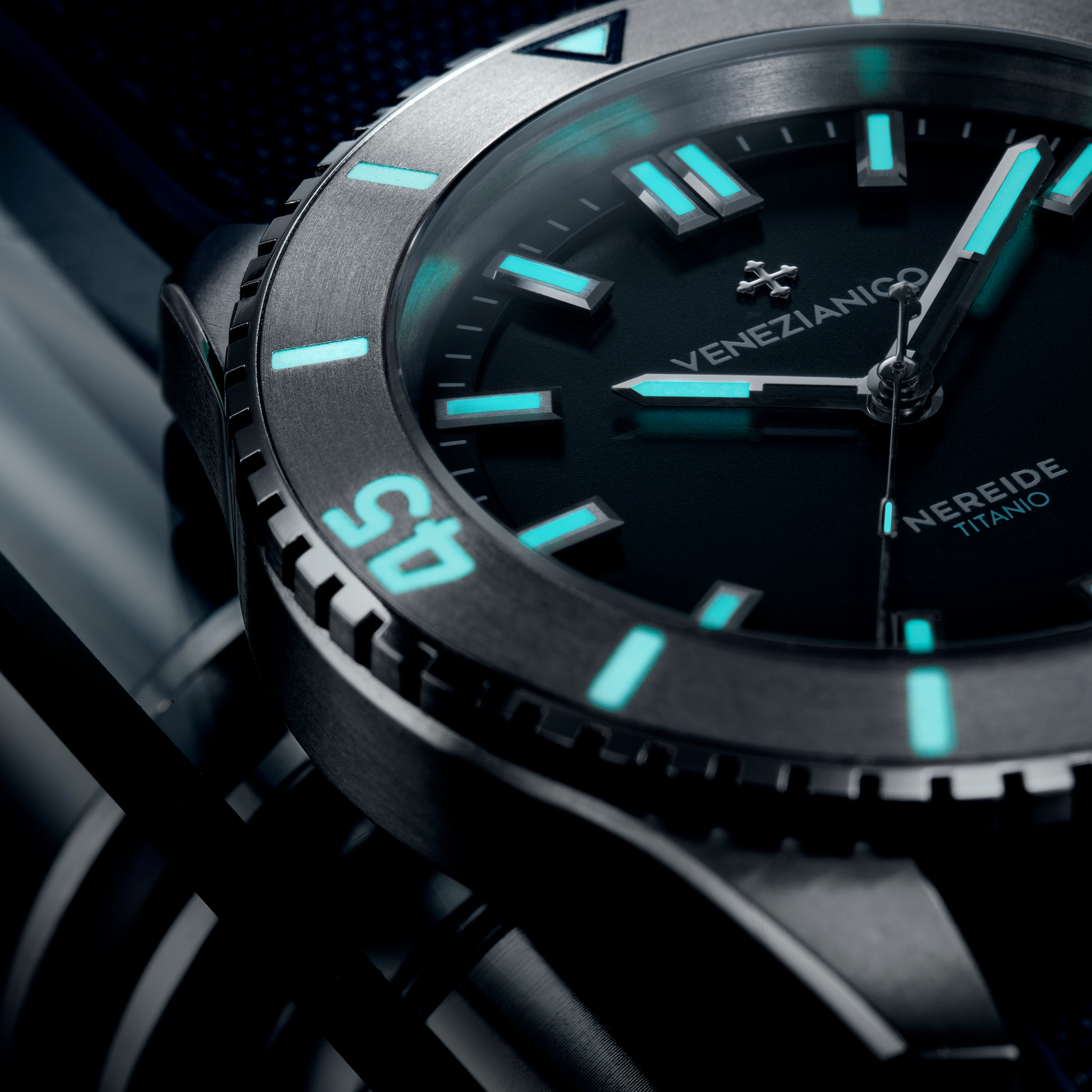 Venezianico Nereide Titanio Men’s Automatic Titanium Diver Watch
