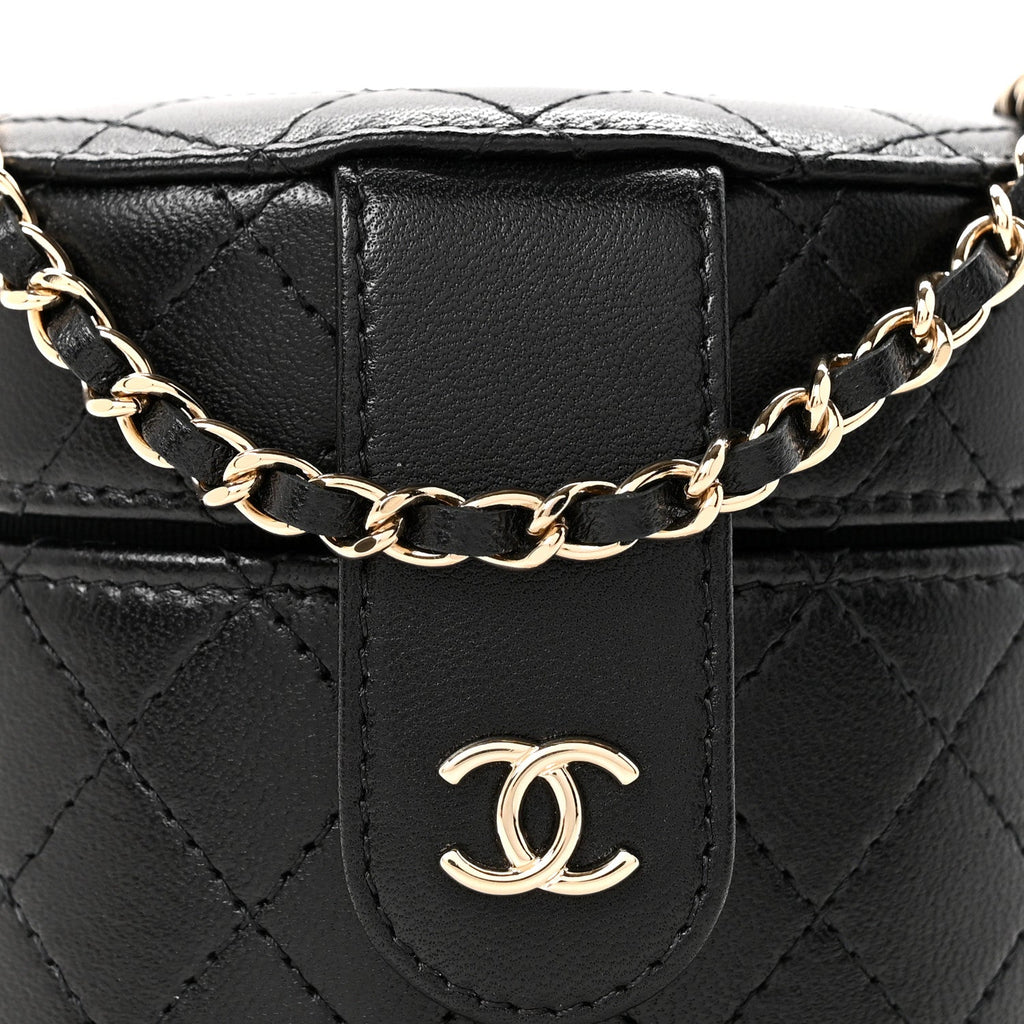 Lambskin Quilted Mini Round Vanity Case With Chain Black