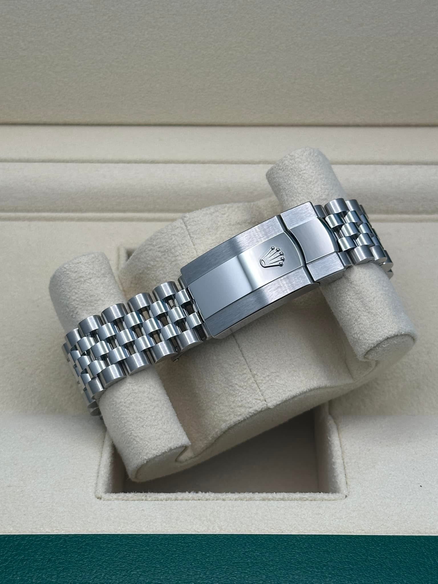Rolex Steel and White Gold Rolesor Datejust 41  - Dark Rhodium Index Dial - Jubilee Bracelet - 126334 dkrij