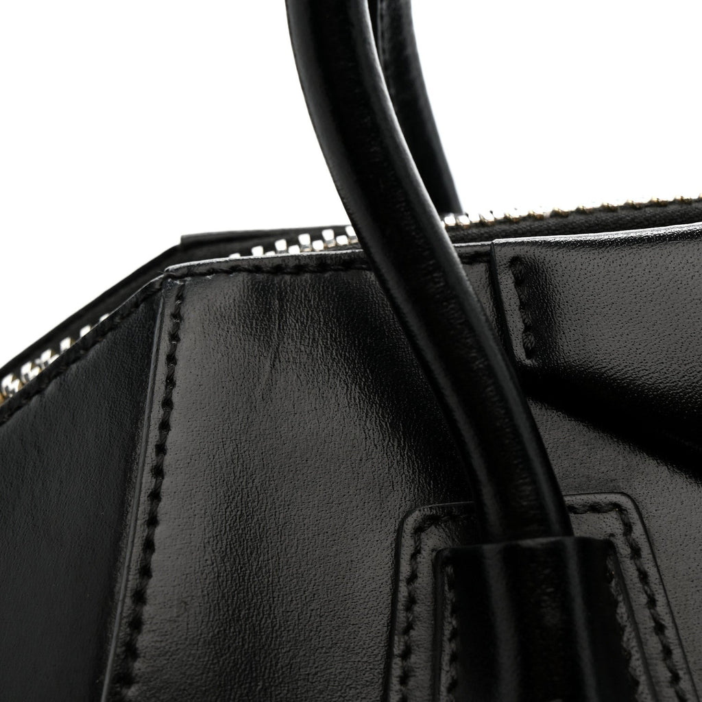Shiny Lord Calfskin Small Antigona Black