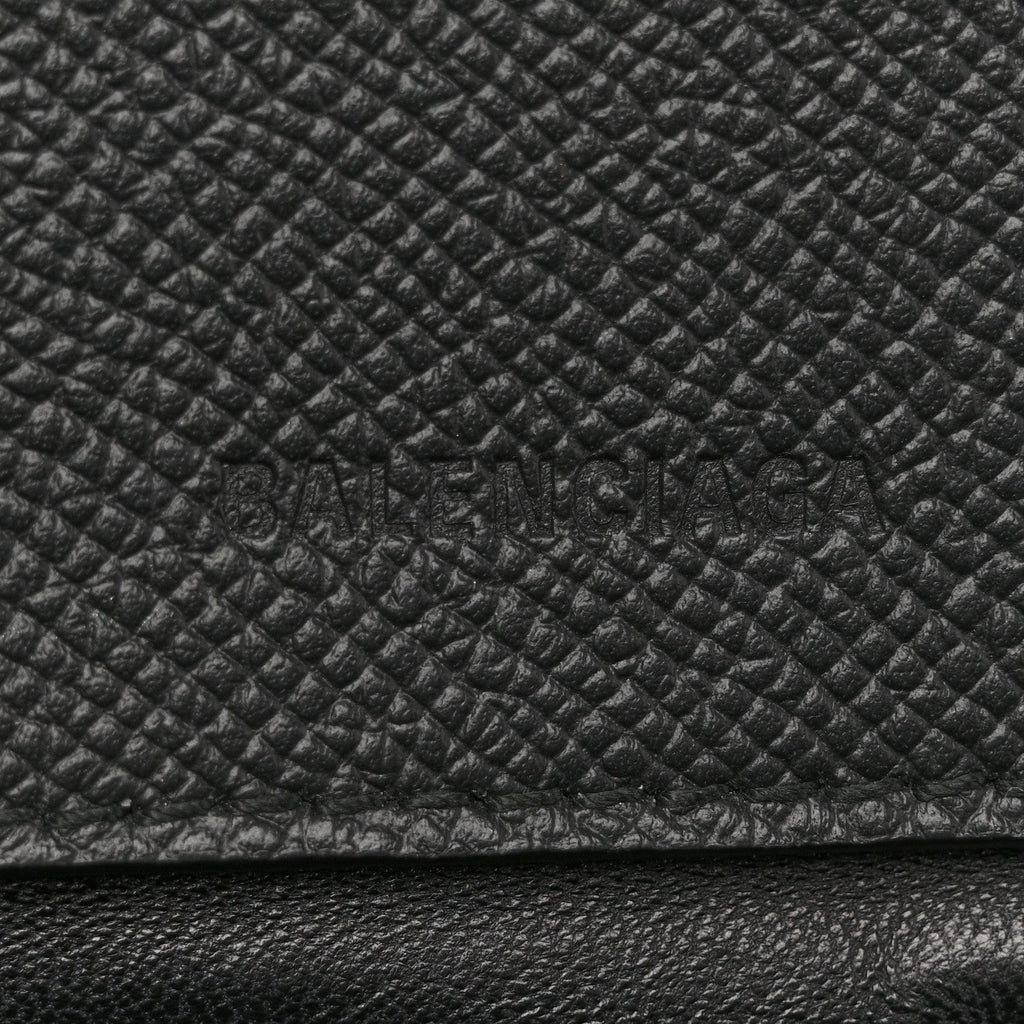Grained Calfskin Graffiti BB Chain Wallet Black Bleu Violet