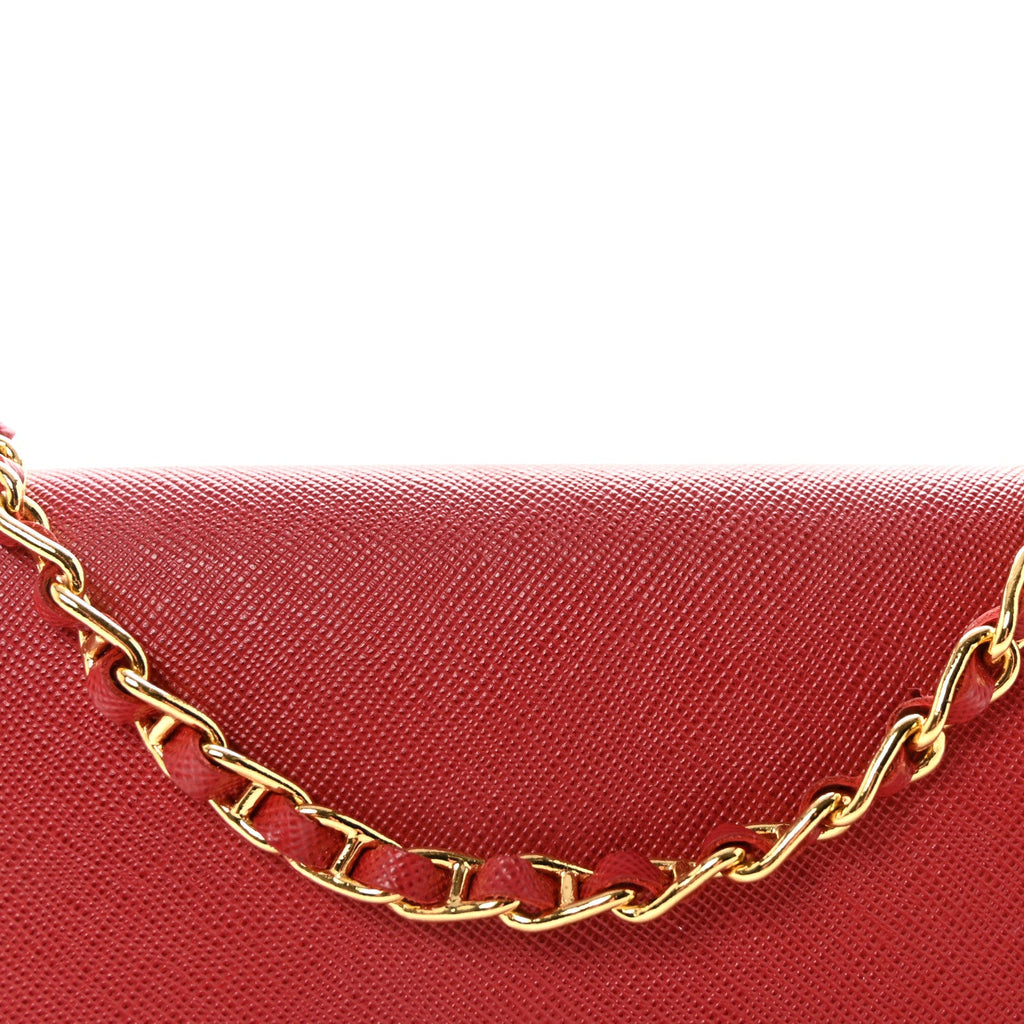 Saffiano Metal Oro Chain Wallet Fuoco