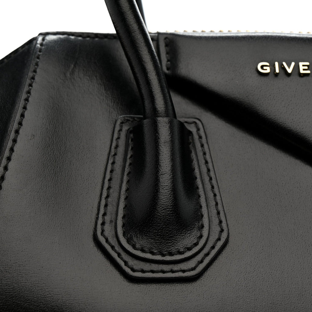 Shiny Lord Calfskin Small Antigona Black