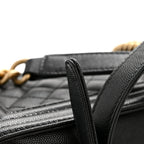 Caviar Quilted Medium Boy Flap Black
