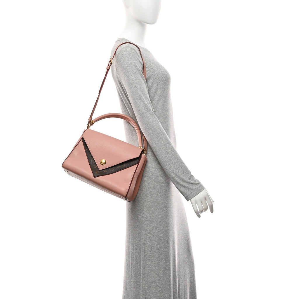 Grained Calfskin Monogram Double V Rose Poudre