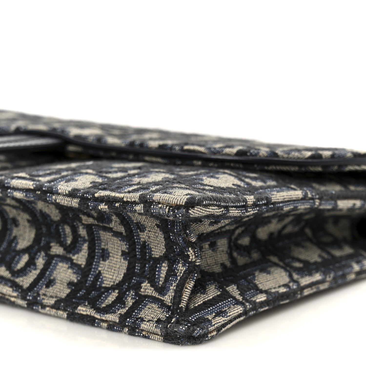 Oblique Saddle Chain Pouch Blue