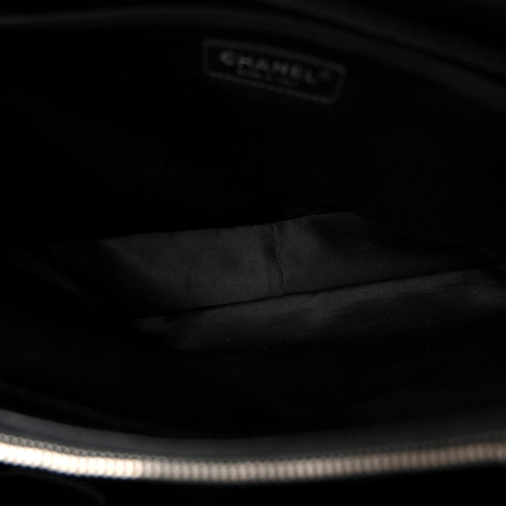Caviar Quilted XL Grand Shopping Tote GST Black