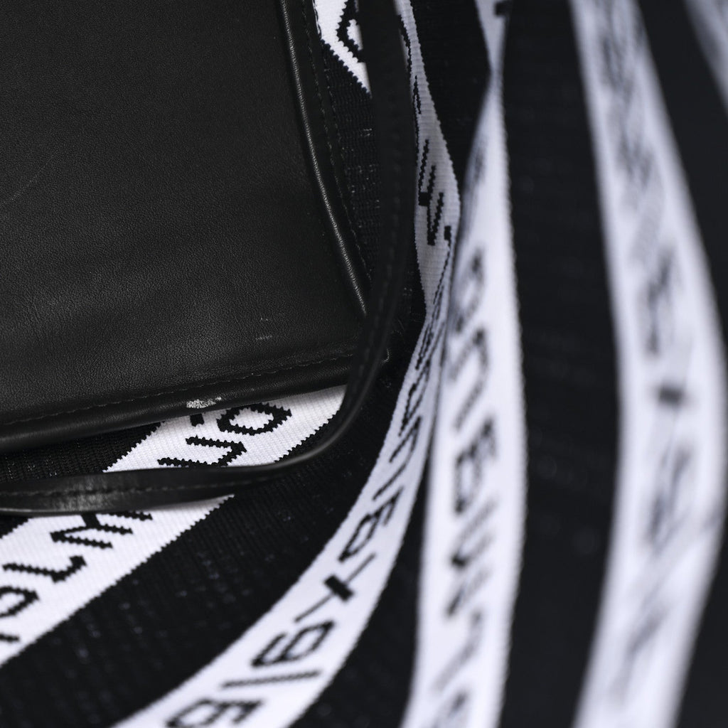 Knit Jacquard Diagonal Logo Roxy Tote White Black