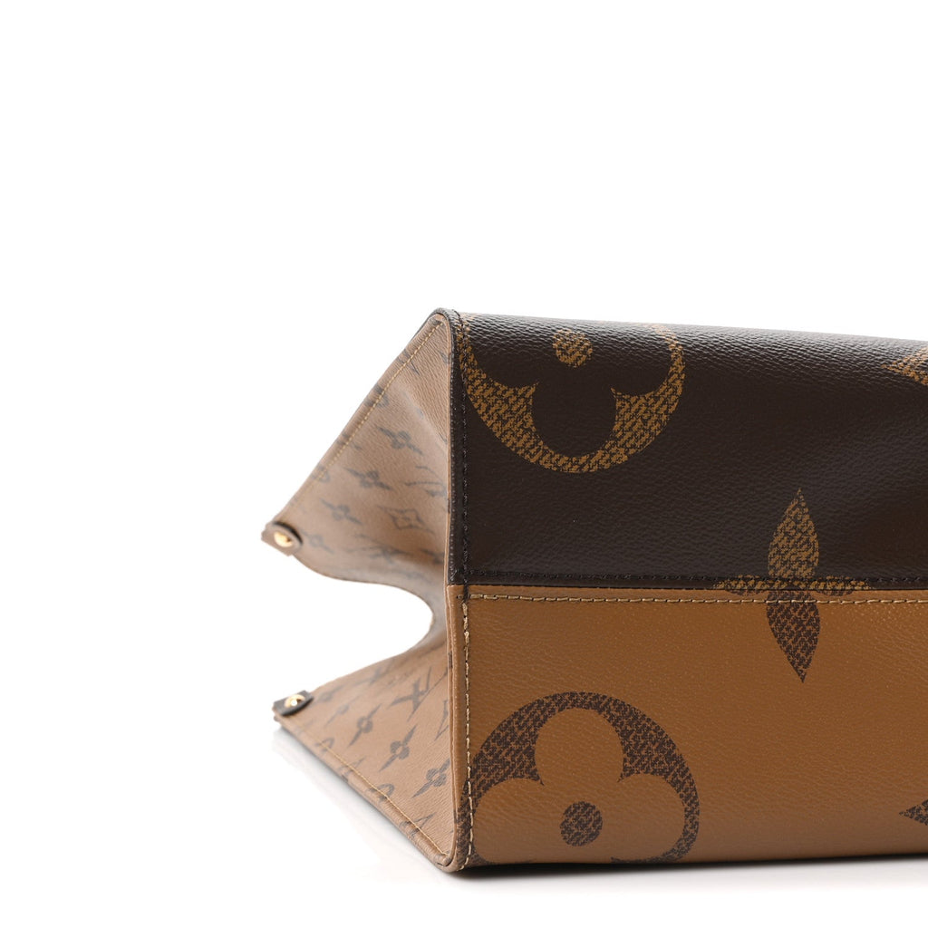 Reverse Monogram Giant Onthego MM