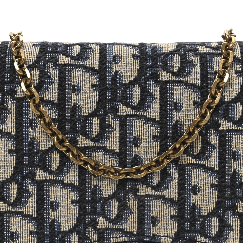 Oblique Saddle Chain Pouch Blue