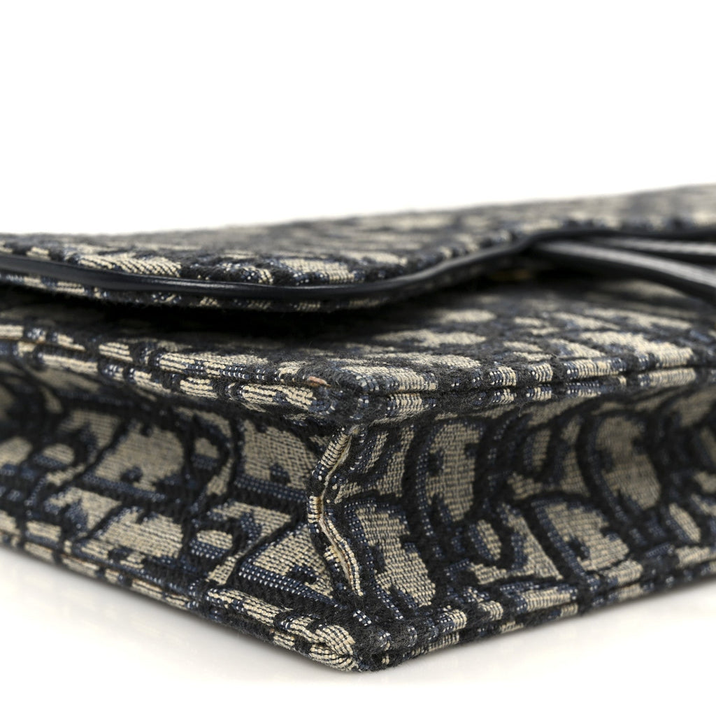 Oblique Saddle Chain Pouch Blue
