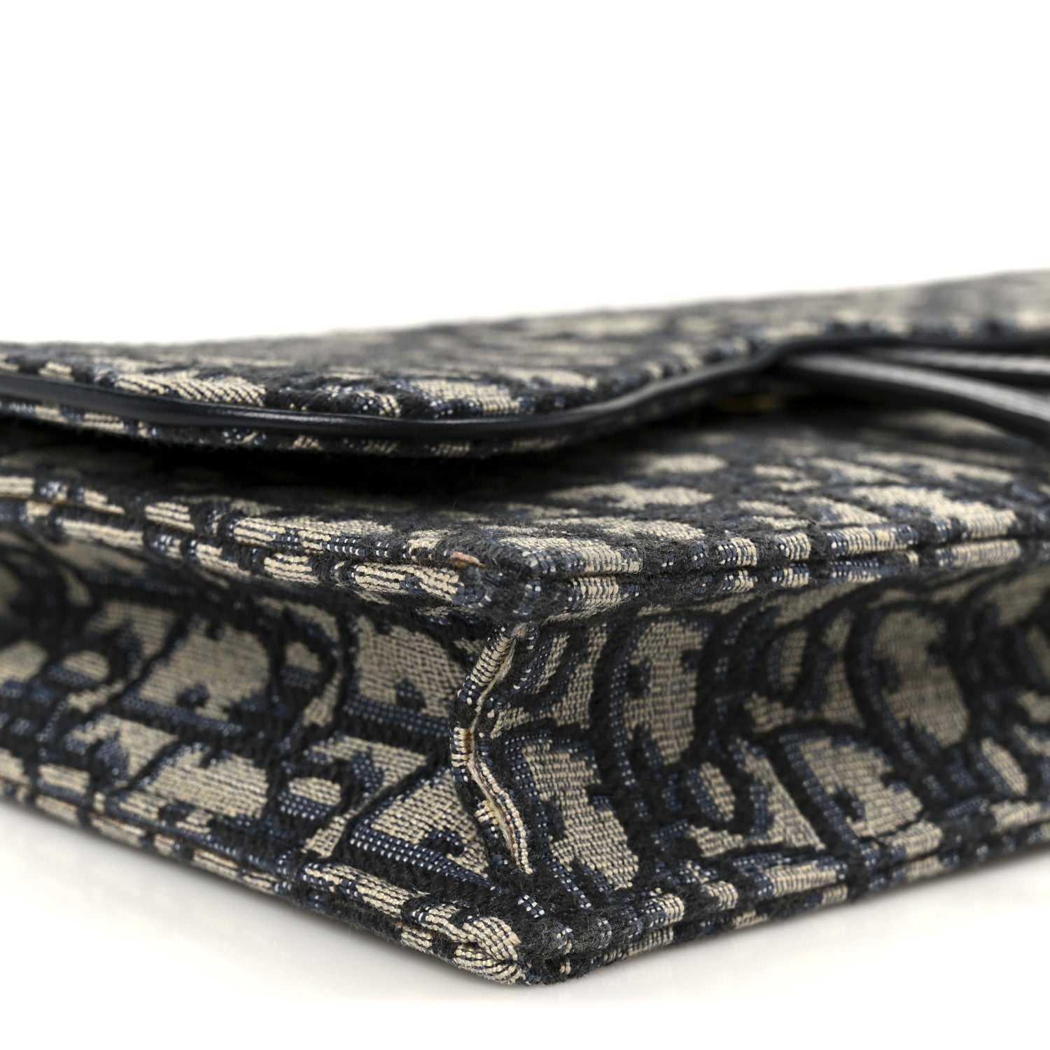 Oblique Saddle Chain Pouch Blue