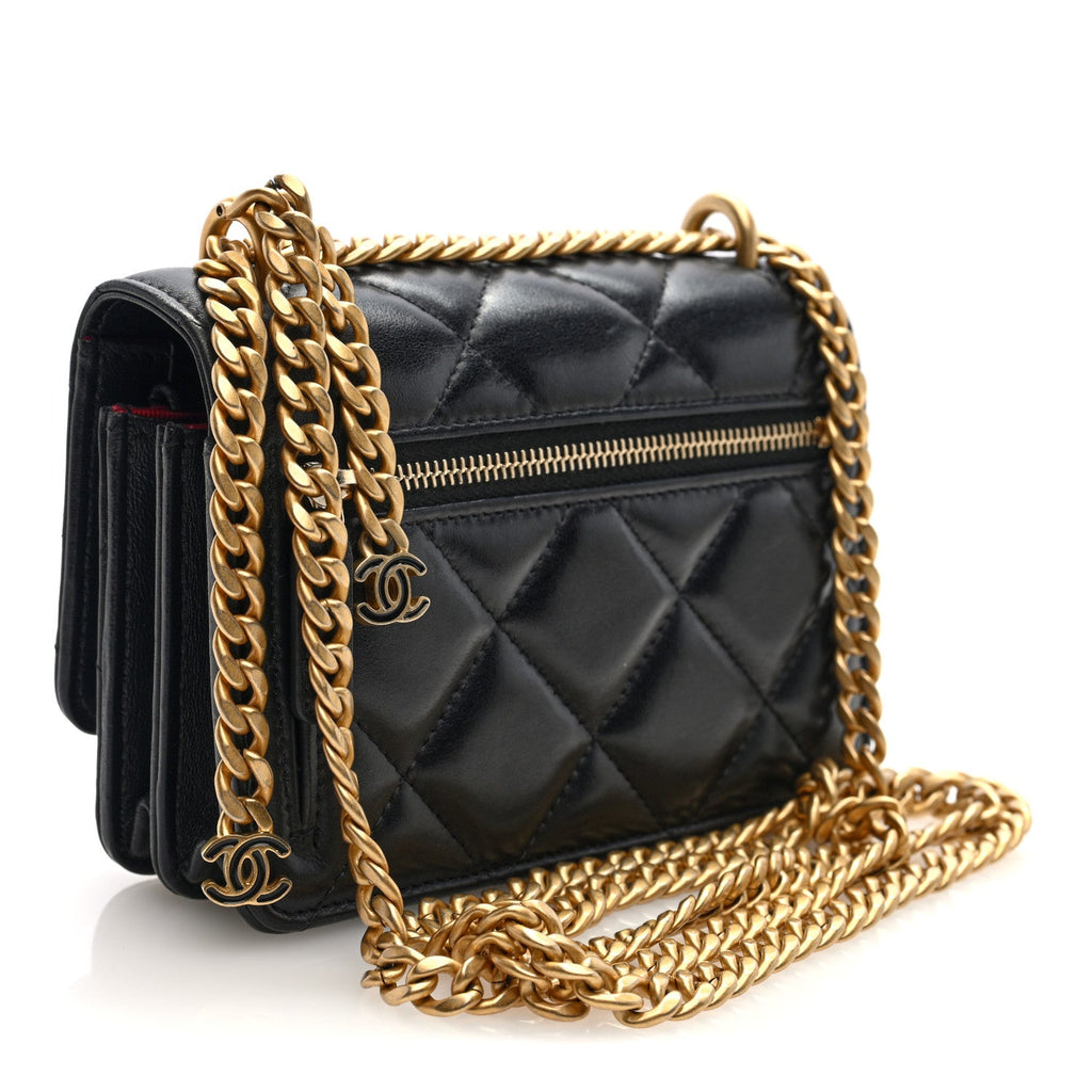 Lambskin Enamel Quilted Pending CC Clutch With Chain Black