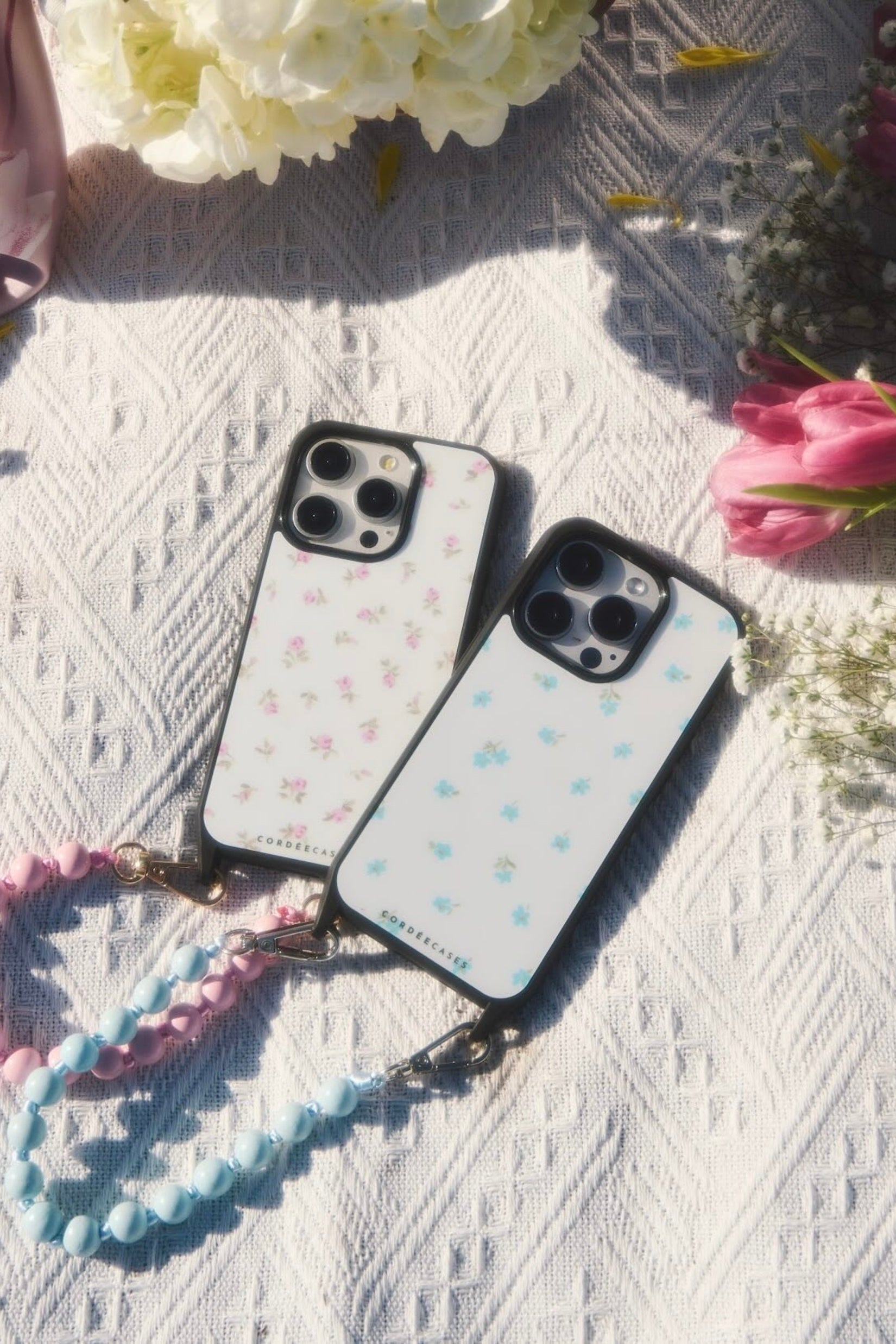 Cordée Cases Peony Picnic Phone Wristlet Set