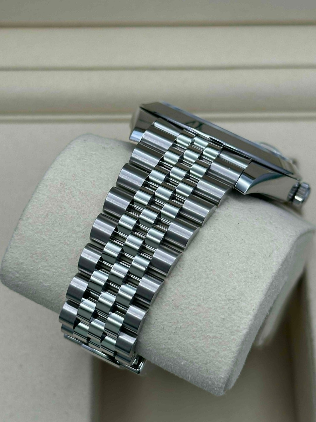 Rolex Steel Datejust 41  - Smooth Bezel - Green Ombré Dial - Jubilee Bracelet - 126300