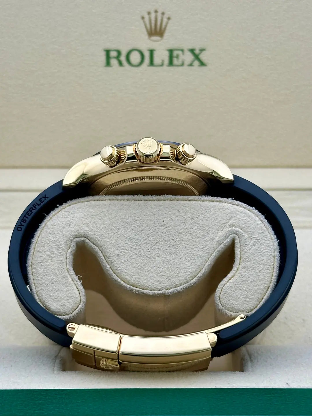 Rolex Yellow Gold  Daytona 40  - Champagne And Index Dial - Black Oysterflex Strap - 116518LN chbkof