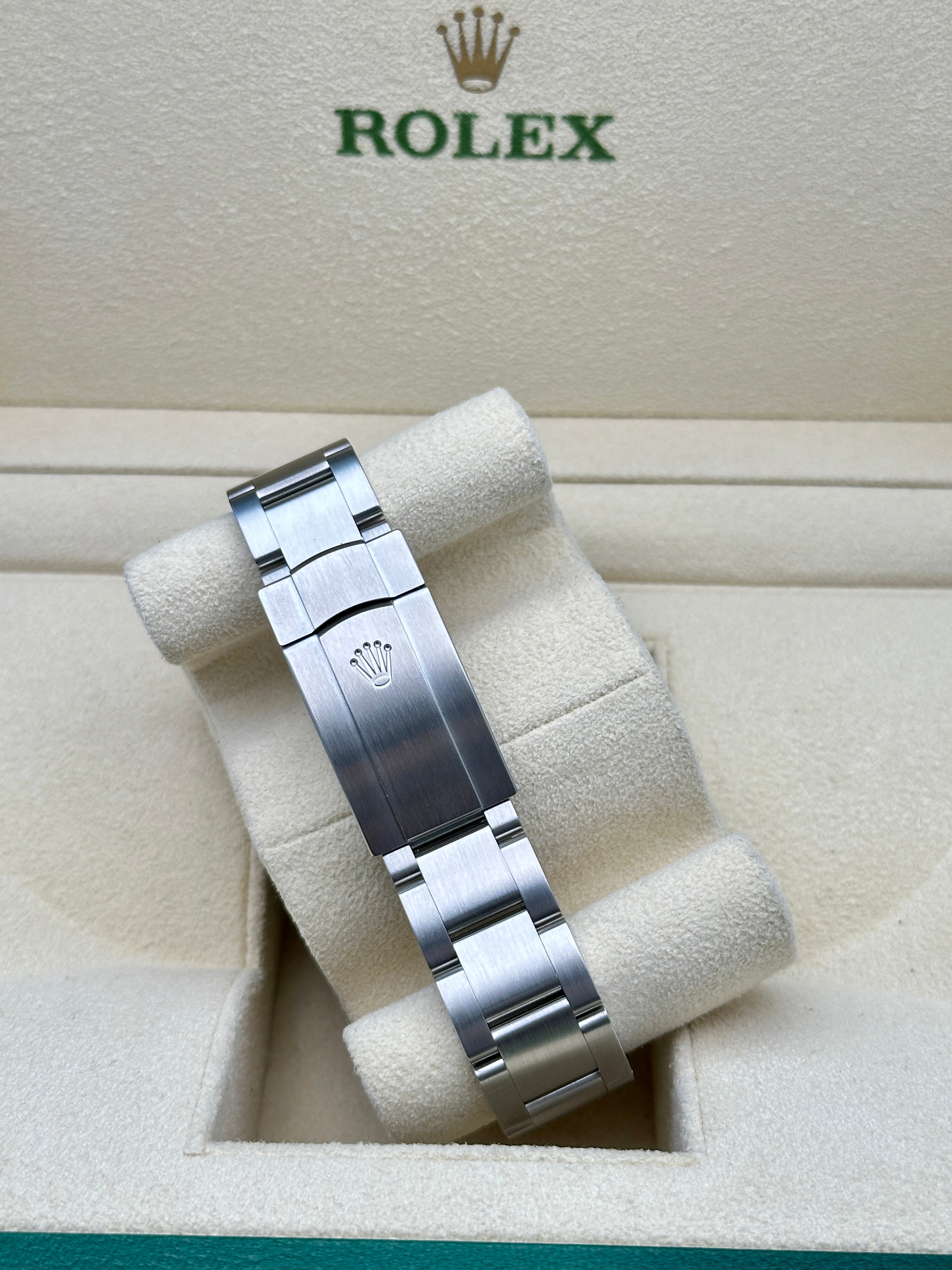 Rolex Oyster Perpetual 41  - Green Index Dial - Oyster Bracelet - 124300 greio