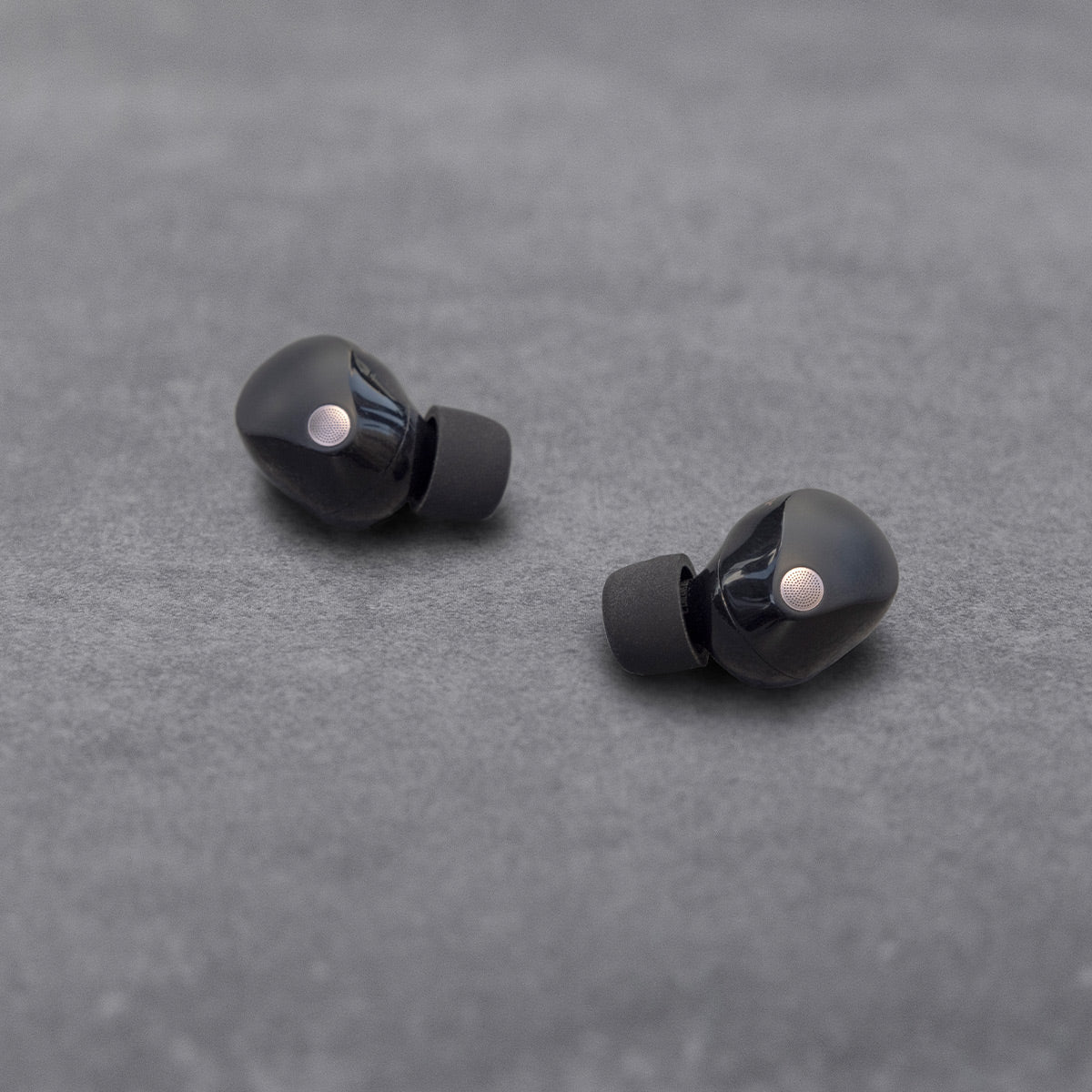 Sony WF-1000XM5 Wireless Noise Cancelling In-Ear Headphone Bundle with gSport Hardshell Case (Black)
