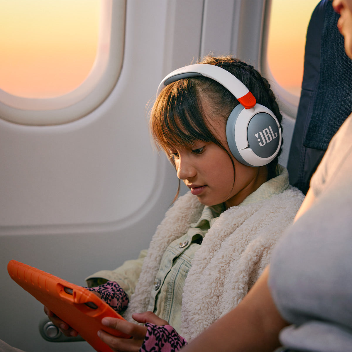 JBL Junior 470NC Kid Safe On Ear Wireless Headphone with gSport Case (White)