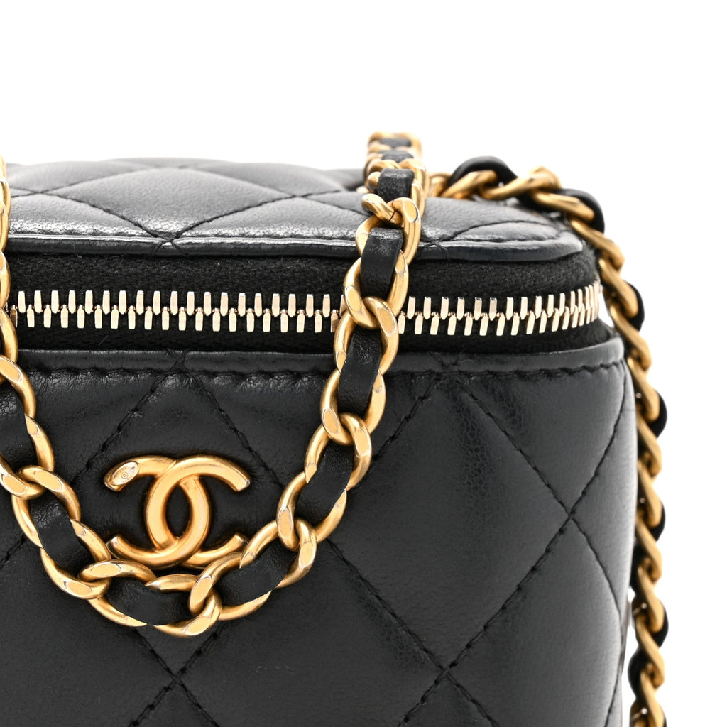 Lambskin Quilted Mini Pearl Crush Vanity Case With Chain Black
