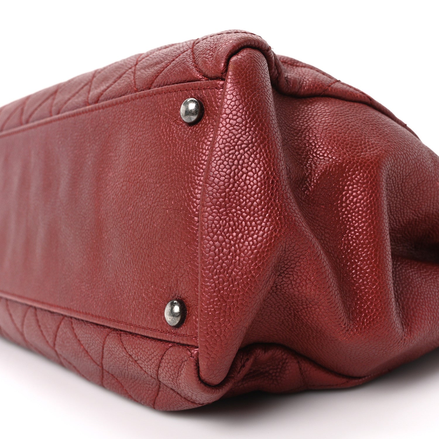 Iridescent Caviar Quilted Tall Chic Shopping Tote Red