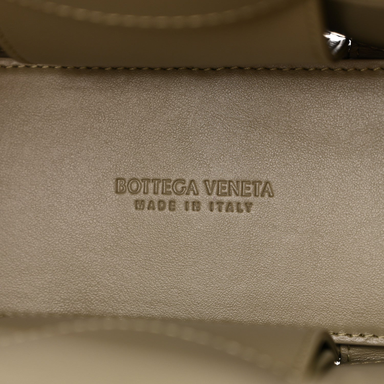 Foulard Intrecciato Pleated Arco Tote Travertine