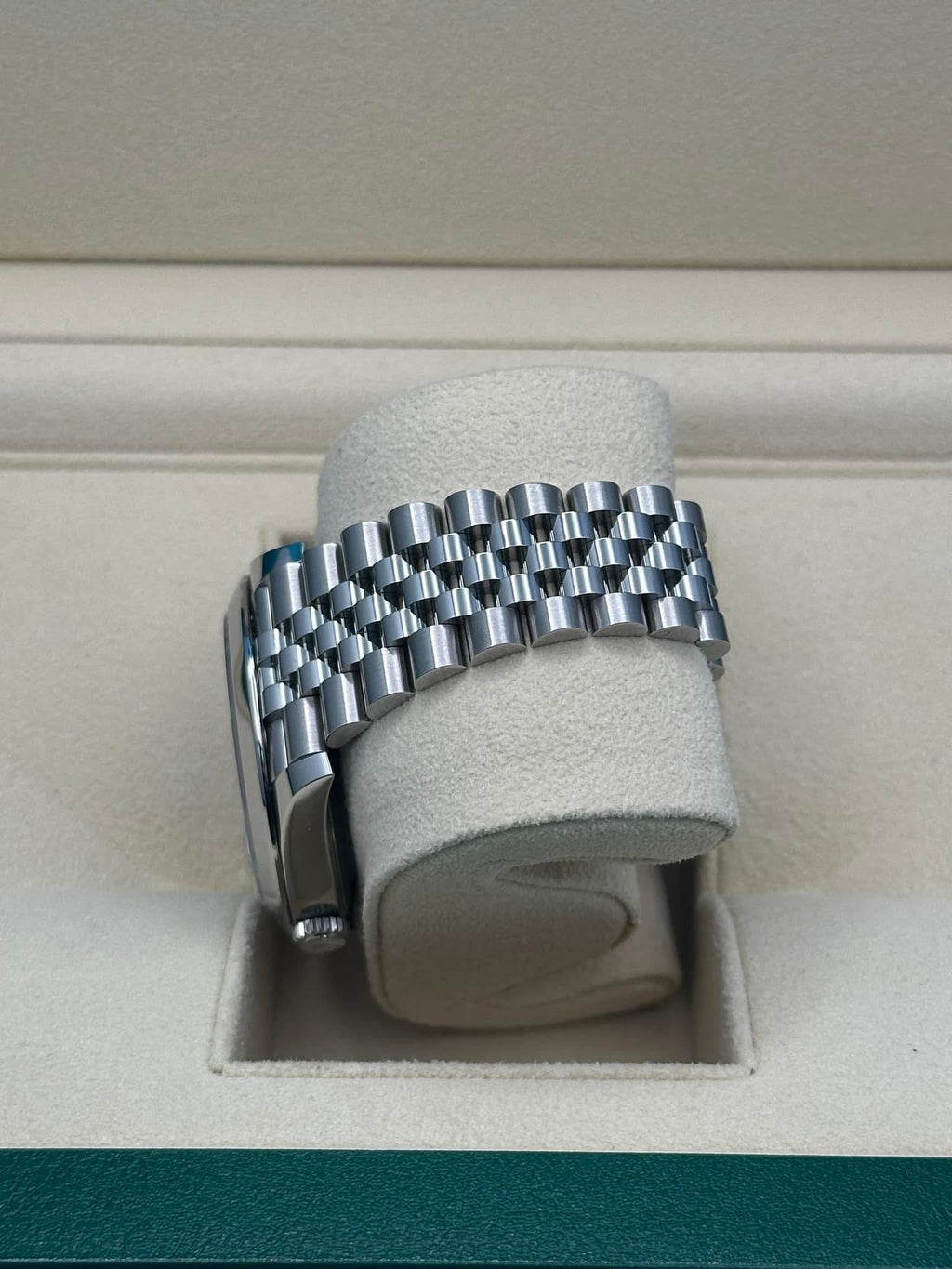 Rolex Steel and White Gold Rolesor Datejust 41  - Dark Rhodium Index Dial - Jubilee Bracelet - 126334 dkrij