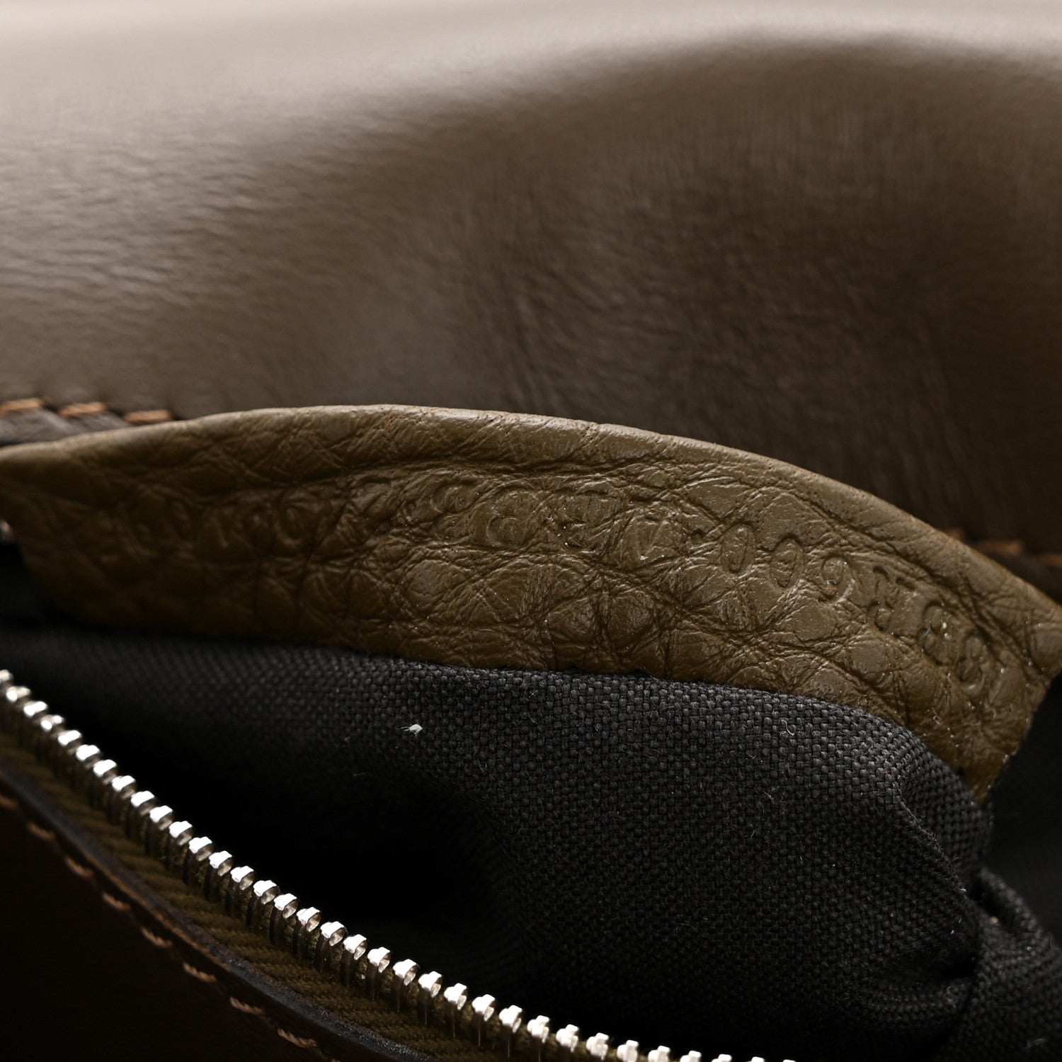 Cuoio Roma Sellerissima Nappa Sintetica Tape Stitch Baguette Wood