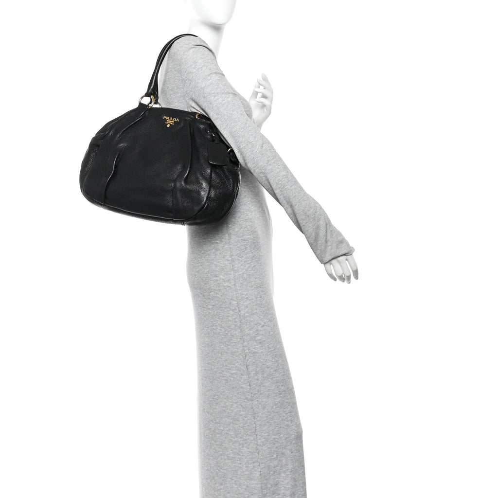 Vitello Daino Shoulder Bag Black