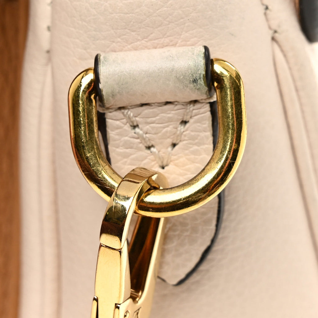 Grained Calfskin Lockme Tender Quartz