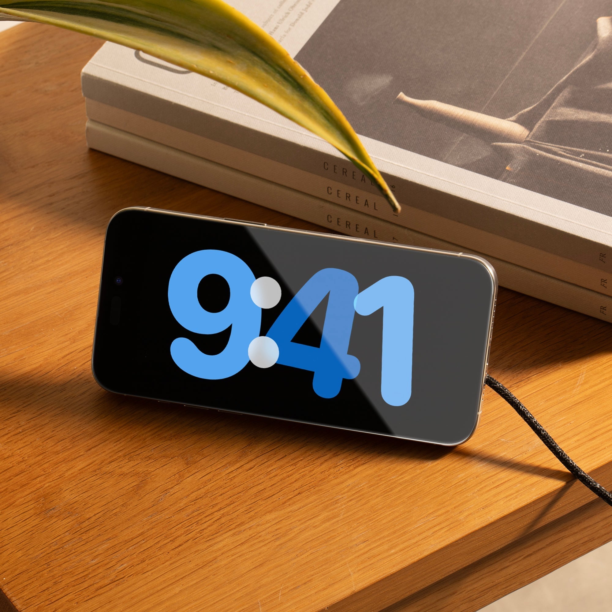 SnapStand Magnetic Charger