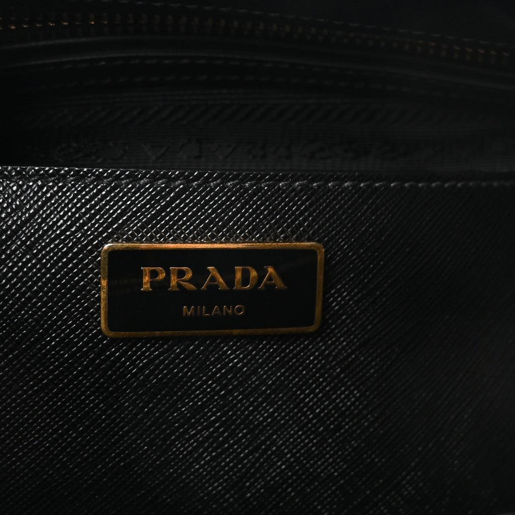 Saffiano Lux Large Galleria Double Zip Tote Black