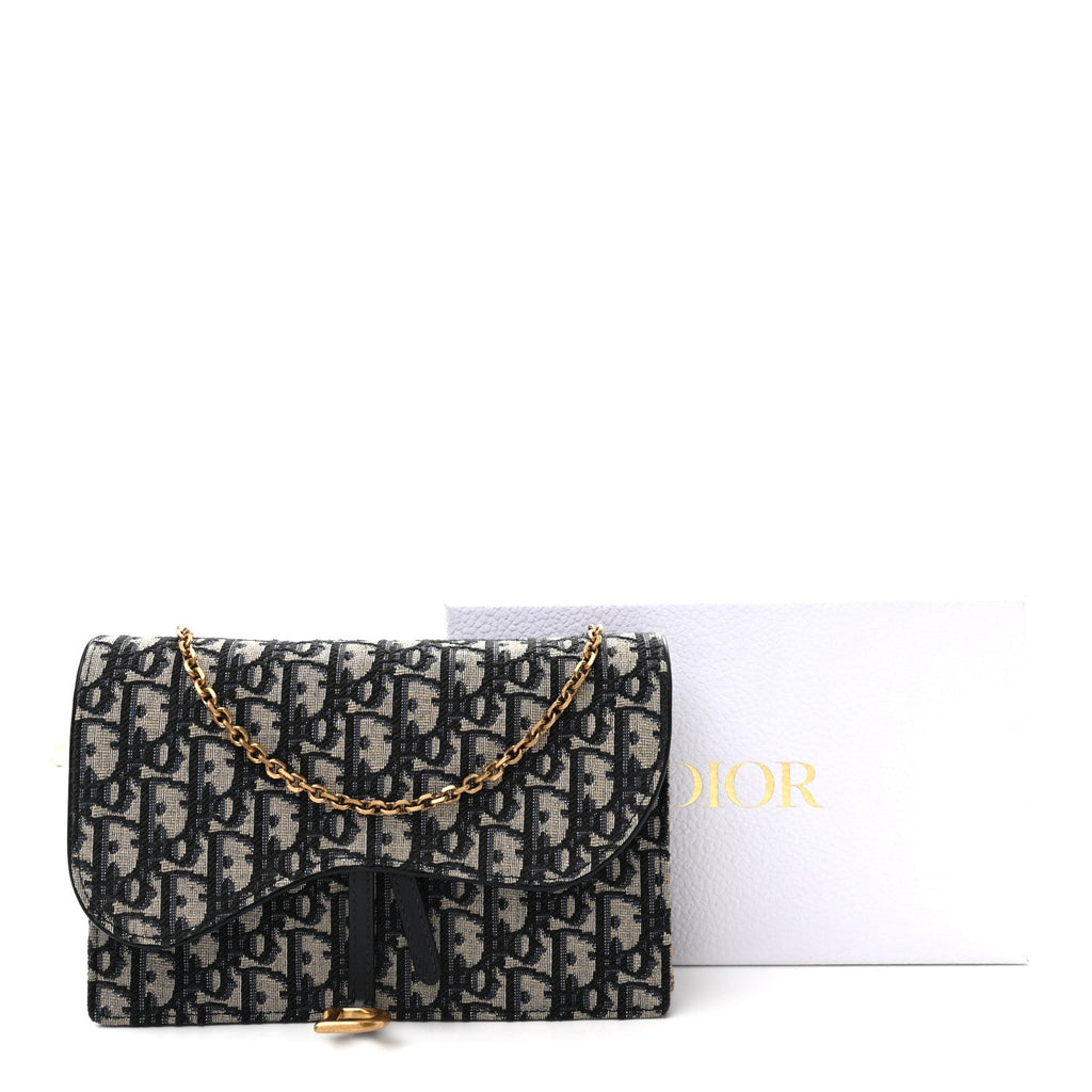 Oblique Saddle Chain Pouch Blue