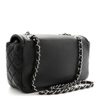 Caviar Medium Timeless CC Flap Black