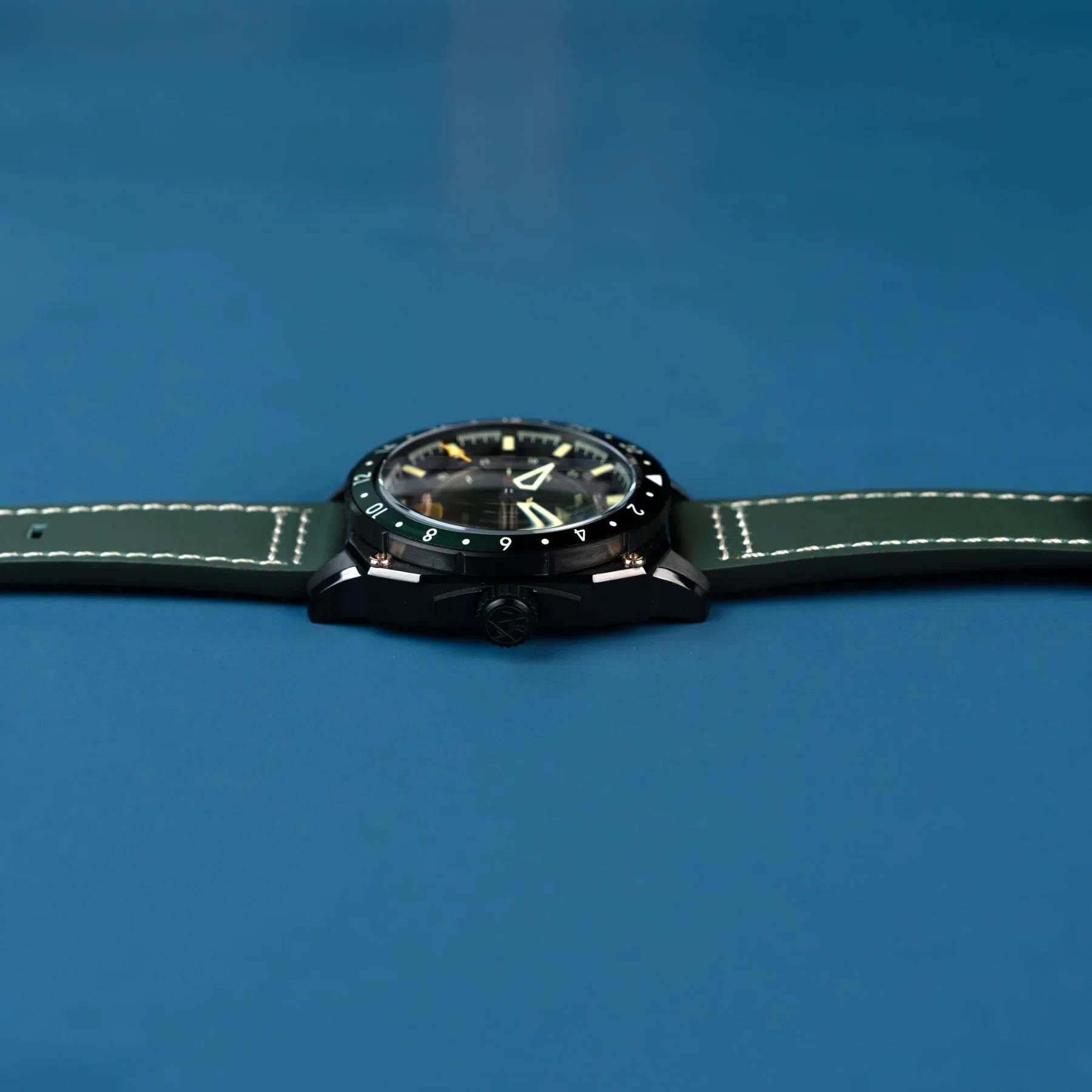 AVI-8 Hawker Hunter Atlas GMT Automatic Green Watch