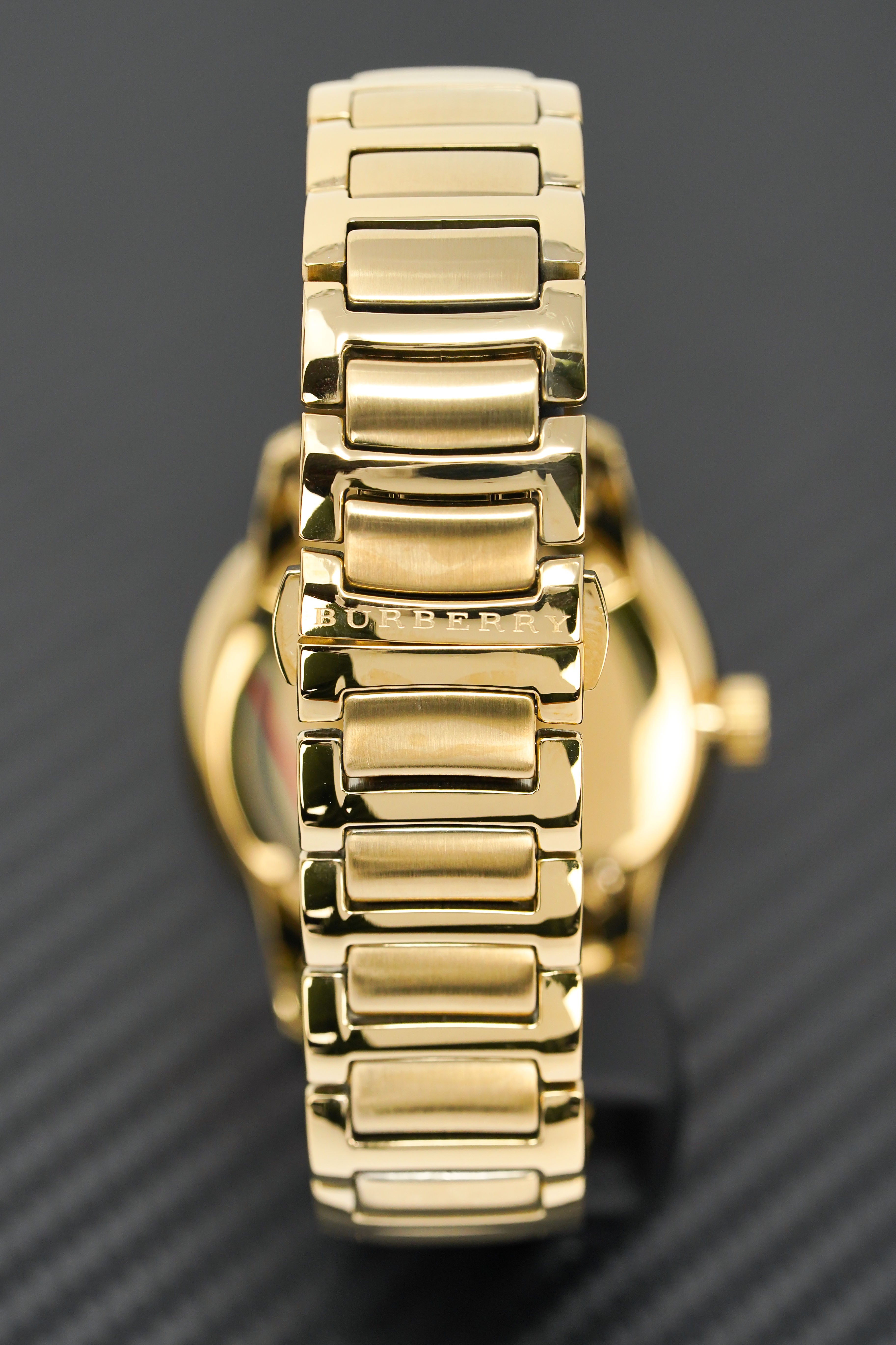 Burberry Men's Watch The Classic 40mm Yellow Gold