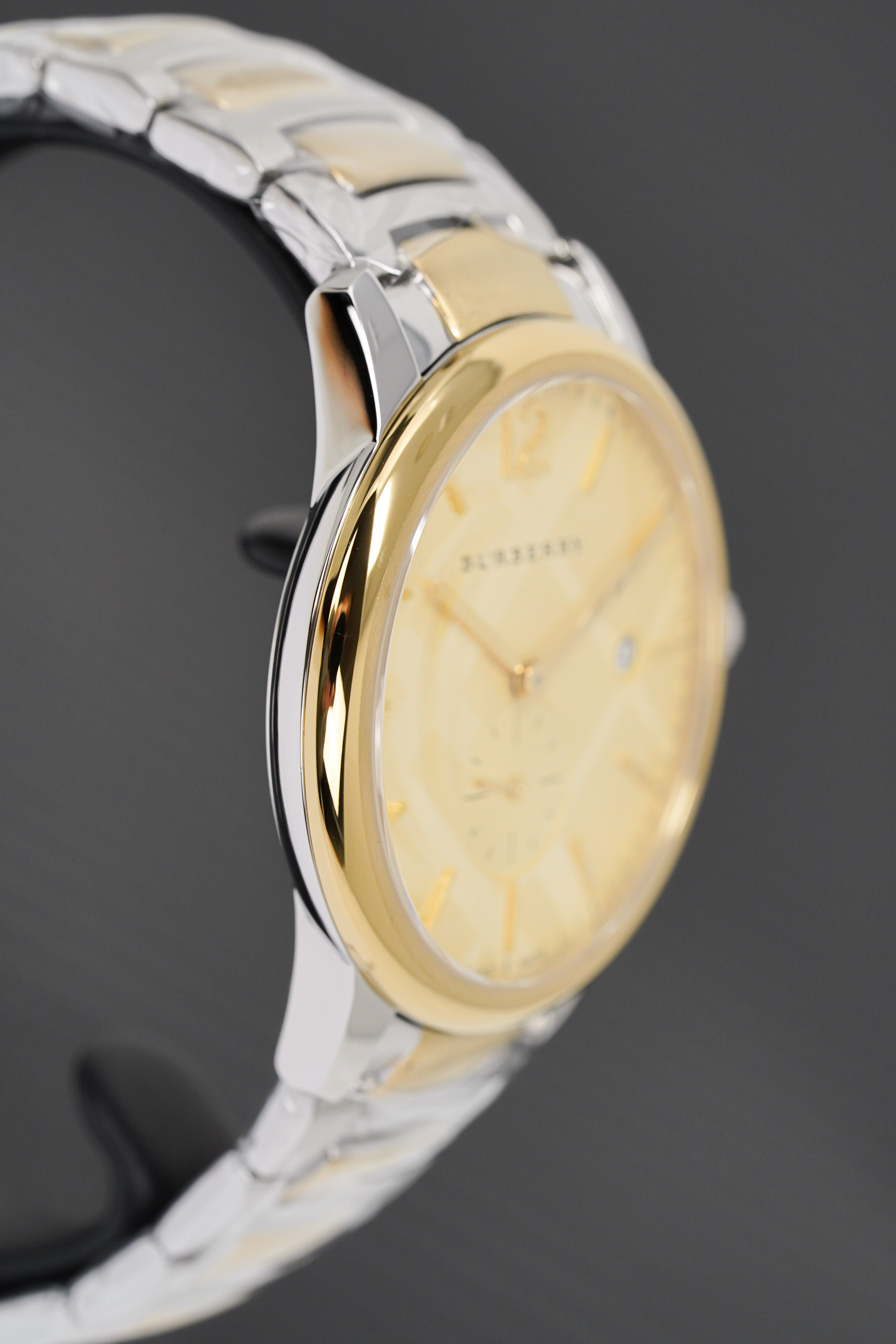 Burberry Men's Watch The Classic 40mm Two Tone Gold