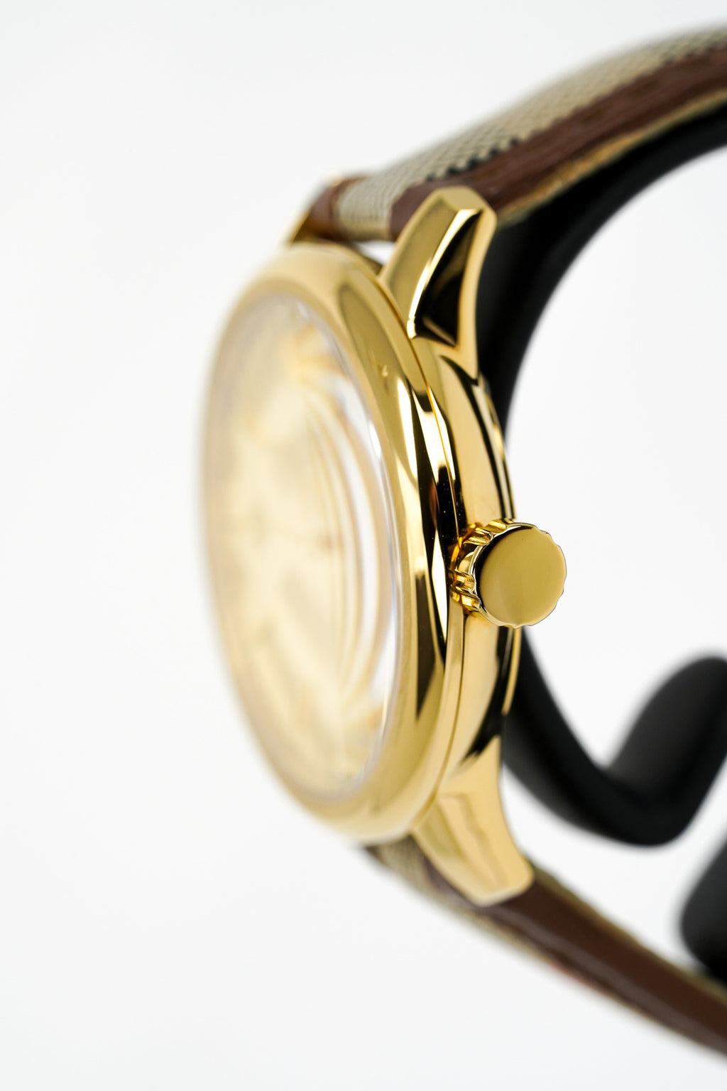 Burberry Ladies Watch The Classic 32mm Yellow Gold