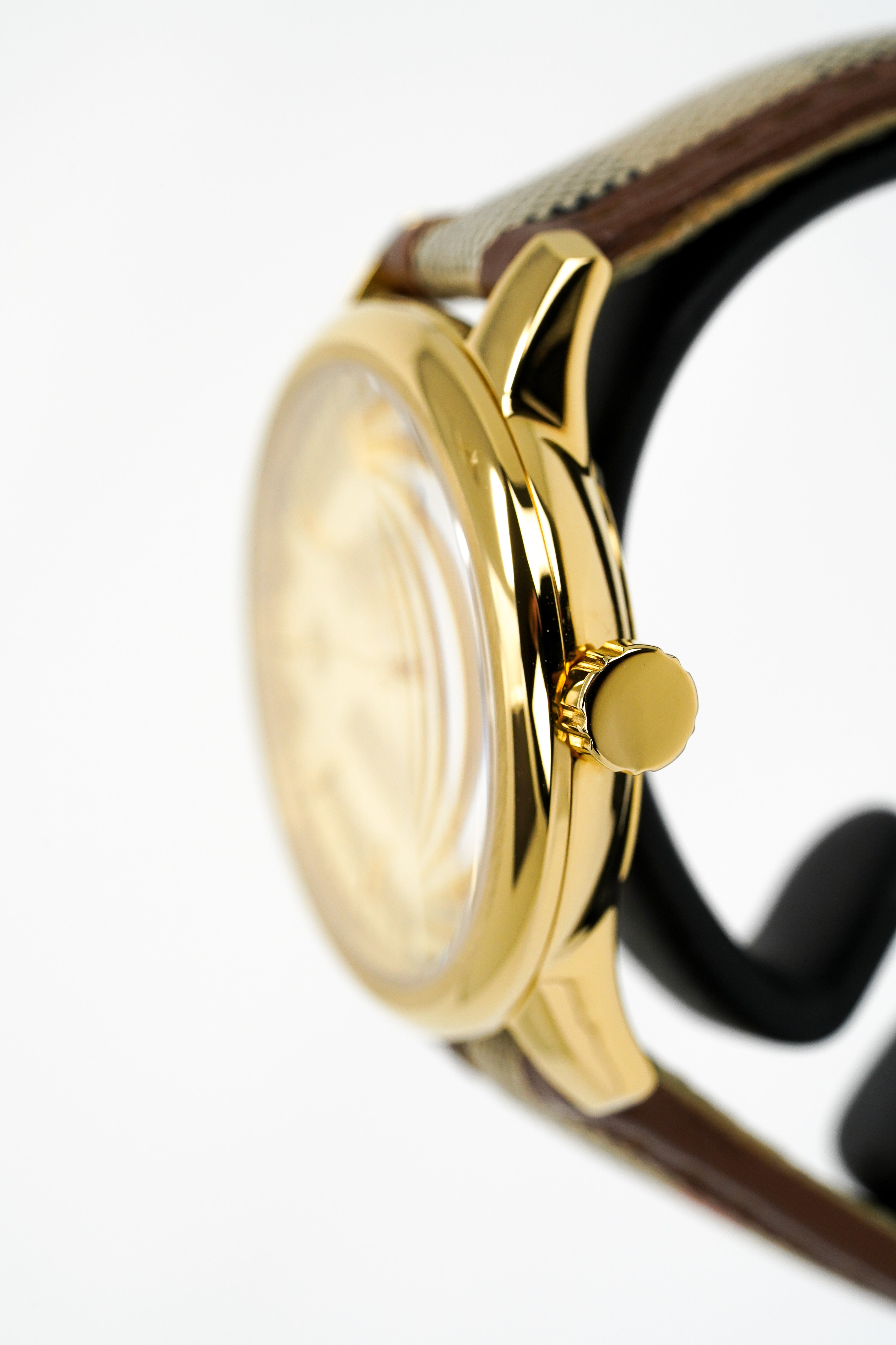Burberry Ladies Watch The Classic 32mm Yellow Gold