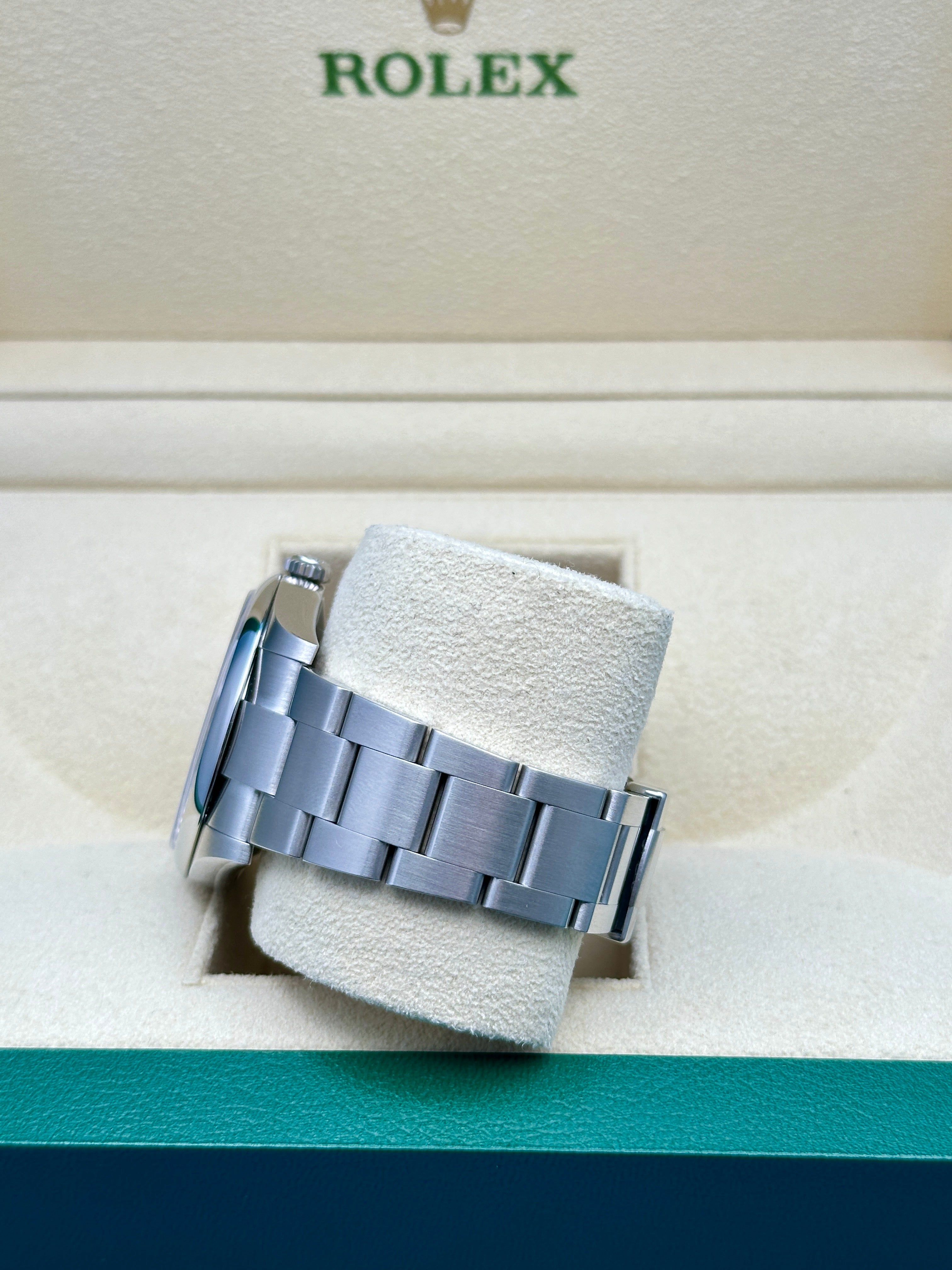 Rolex Oyster Perpetual 41  - Green Index Dial - Oyster Bracelet - 124300 greio