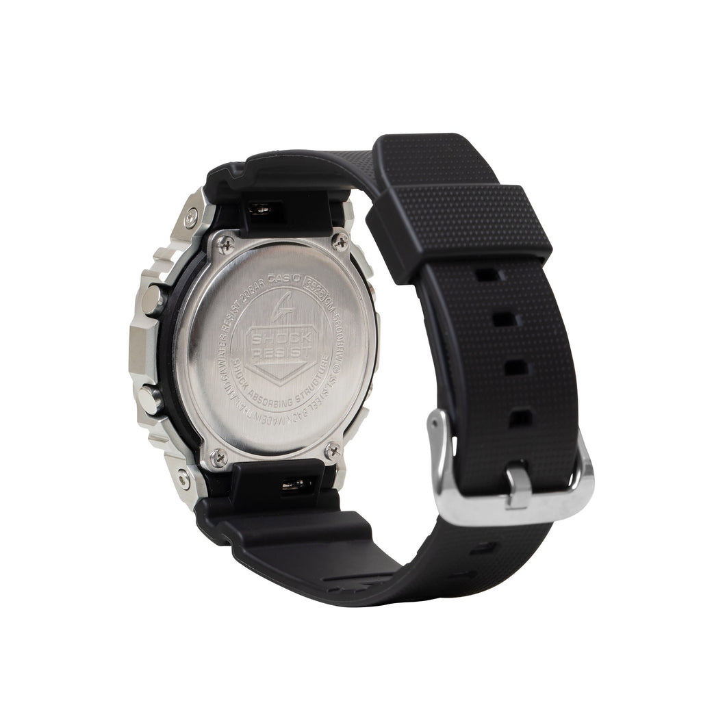 GM-5600M-1 Quartz G Steel Stainless Steel / Resin Silver