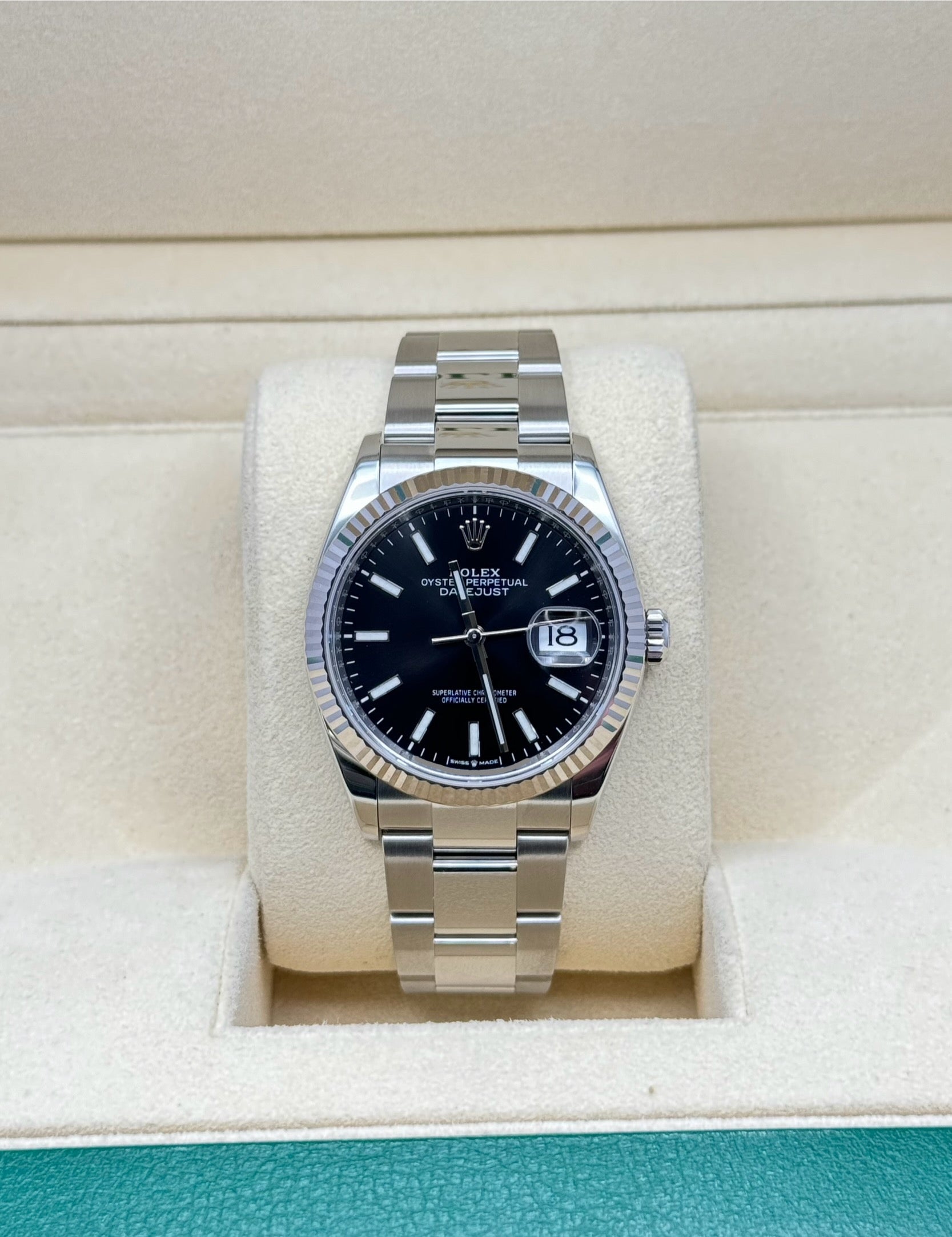 Rolex Steel Datejust 36  - Black Index Dial - Oyster Bracelet - 126234 bkio