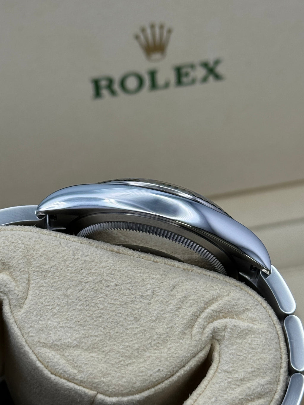 Rolex Steel Datejust 36  - Black Index Dial - Oyster Bracelet - 126234 bkio
