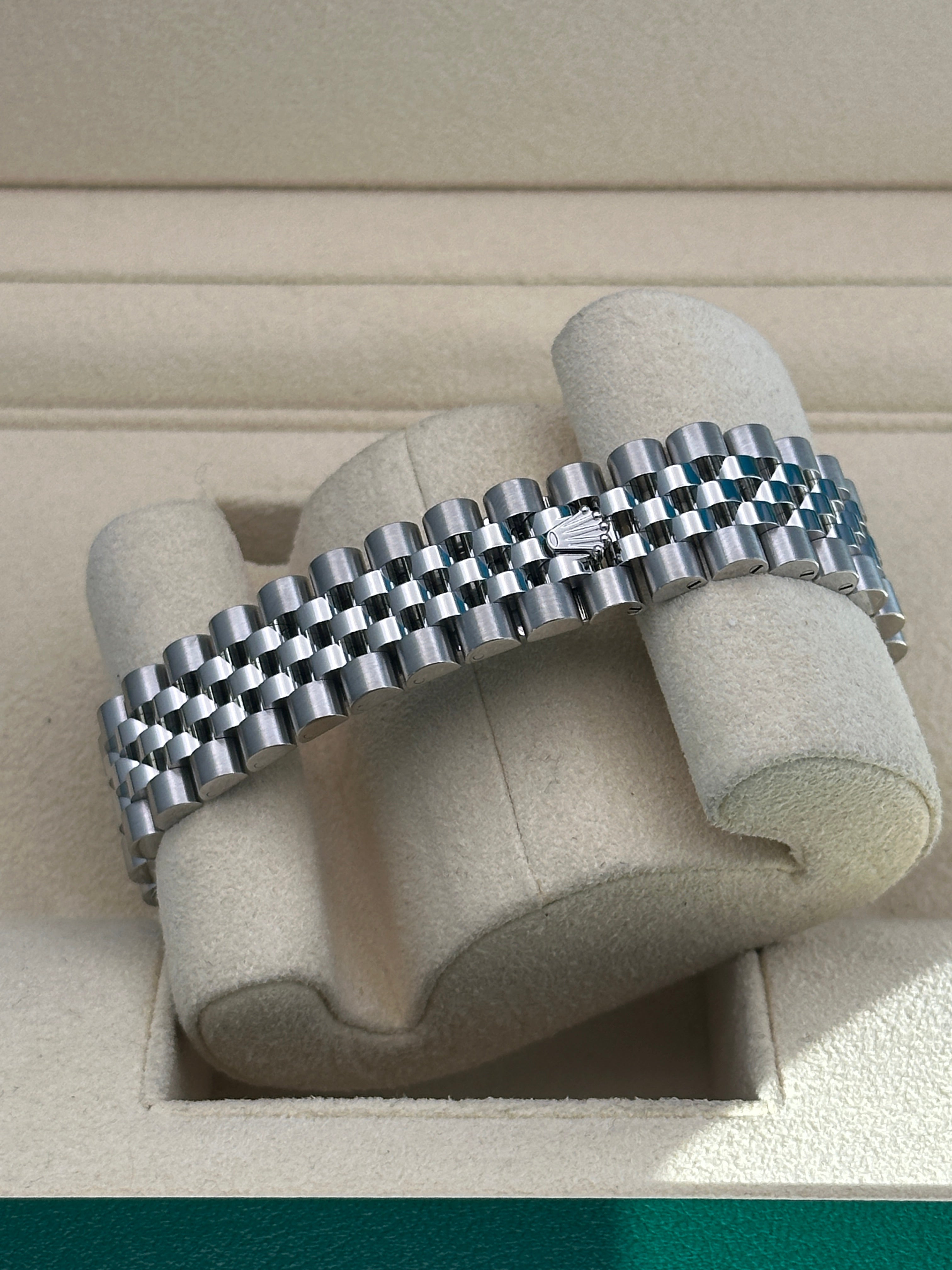 Rolex Steel and White Gold Datejust 31  - Aubergine Roman Diamond 6 Dial - Jubilee Bracelet - 278274 aubdr6j